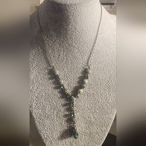 Avon Elegant Silver Tone And Green Necklace